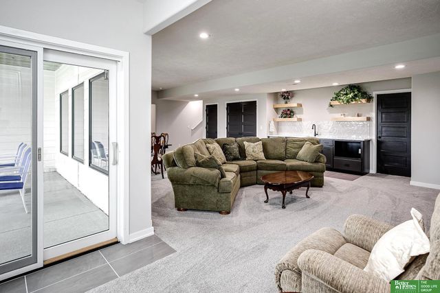 10211 S 191st Street, Omaha, NE 68136