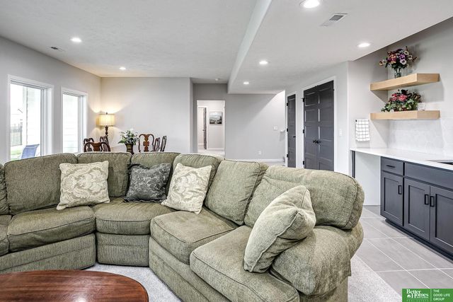 10211 S 191st Street, Omaha, NE 68136