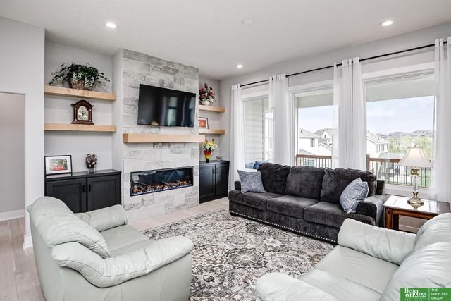 10211 S 191st Street, Omaha, NE 68136