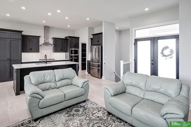 10211 S 191st Street, Omaha, NE 68136