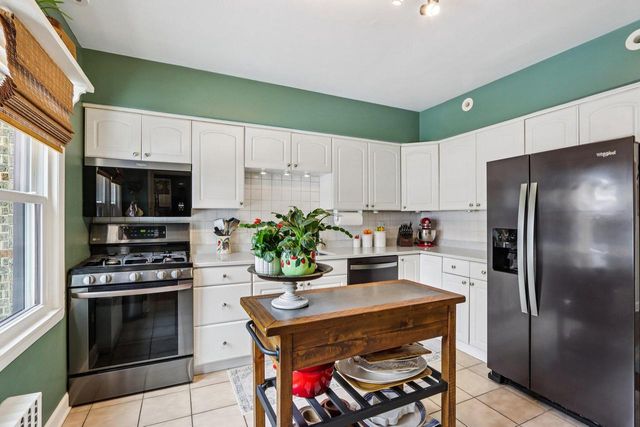 6839 Wellauer DRIVE, Wauwatosa, WI 53213