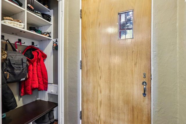 6839 Wellauer DRIVE, Wauwatosa, WI 53213