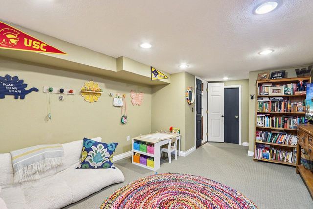 6839 Wellauer DRIVE, Wauwatosa, WI 53213