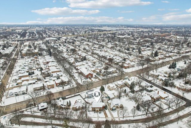 6839 Wellauer DRIVE, Wauwatosa, WI 53213