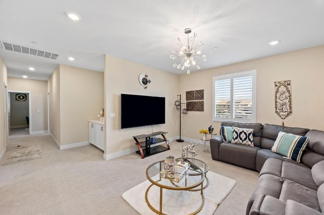 9518 Bryan Hall Way, Elk Grove, CA 95624