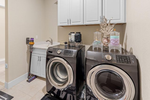 9518 Bryan Hall Way, Elk Grove, CA 95624