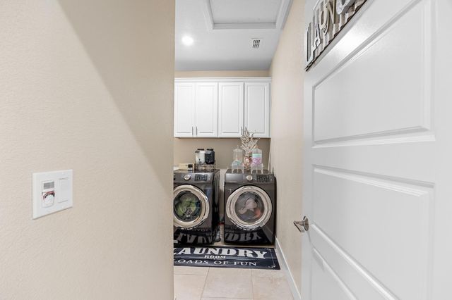 9518 Bryan Hall Way, Elk Grove, CA 95624
