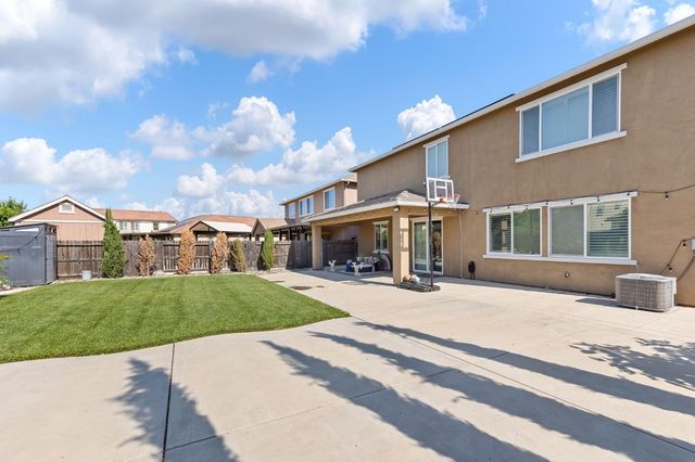 9518 Bryan Hall Way, Elk Grove, CA 95624