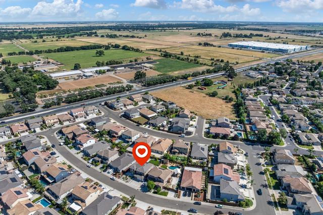 9518 Bryan Hall Way, Elk Grove, CA 95624