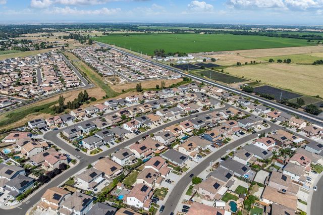 9518 Bryan Hall Way, Elk Grove, CA 95624