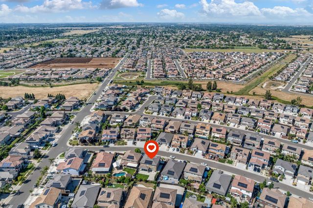 9518 Bryan Hall Way, Elk Grove, CA 95624