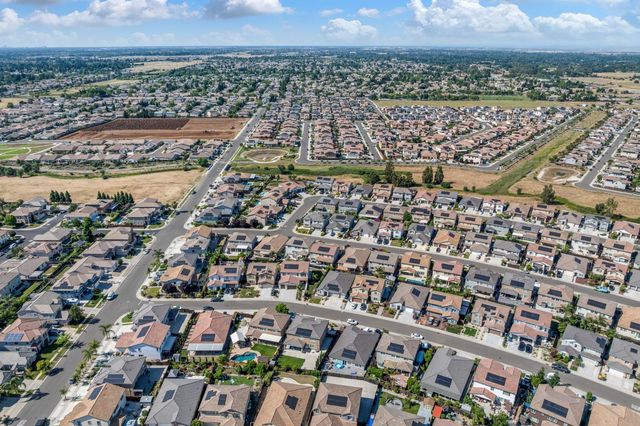 9518 Bryan Hall Way, Elk Grove, CA 95624