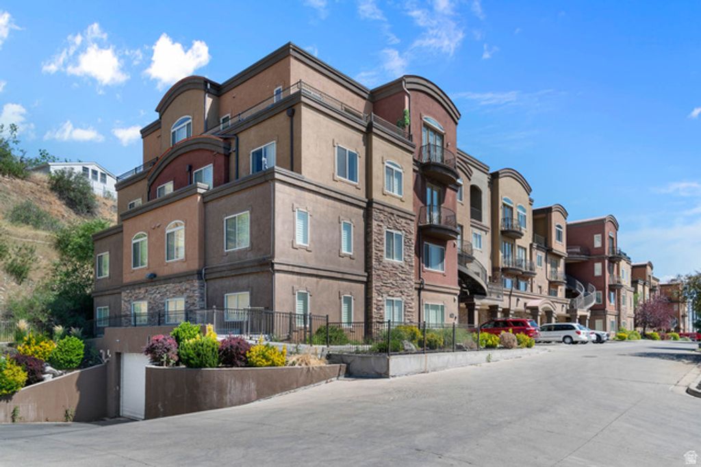 Image 1 of property listing at 5198 N UNIVERSITY AVE #401, Provo, UT 84604