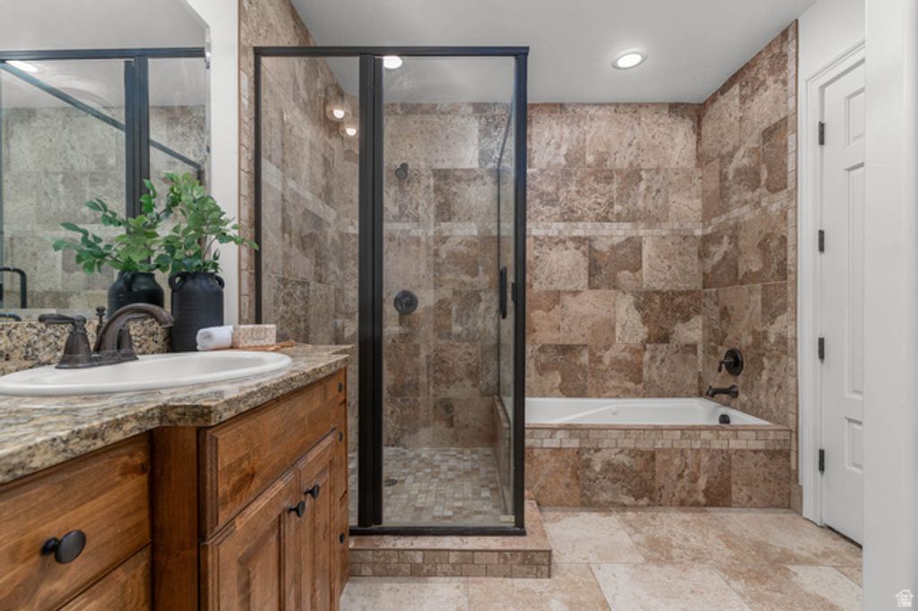 Image 13 of property listing at 5198 N UNIVERSITY AVE #401, Provo, UT 84604