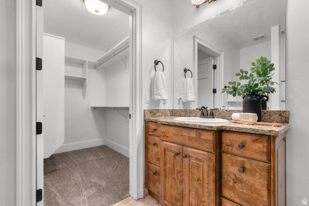 Image 14 of property listing at 5198 N UNIVERSITY AVE #401, Provo, UT 84604