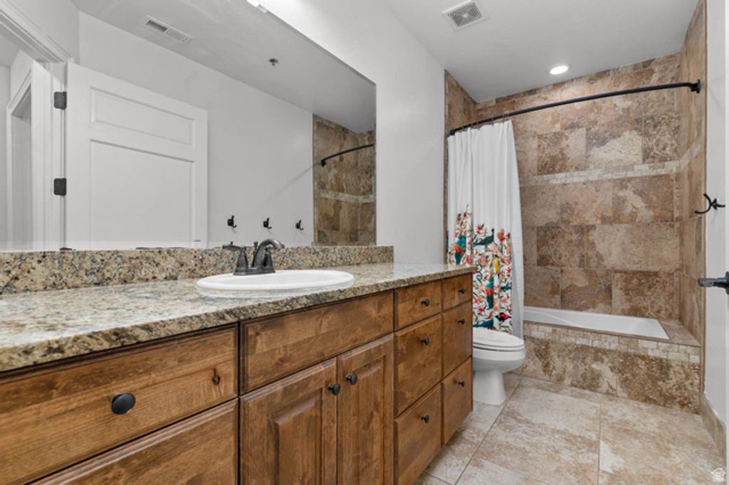Image 17 of property listing at 5198 N UNIVERSITY AVE #401, Provo, UT 84604