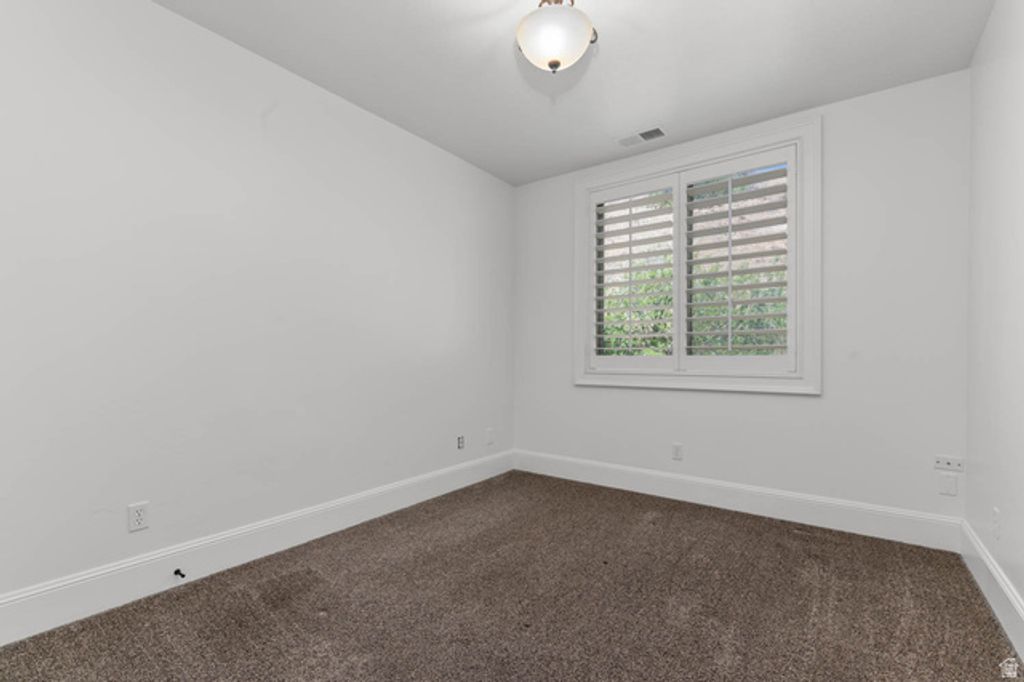 Image 18 of property listing at 5198 N UNIVERSITY AVE #401, Provo, UT 84604