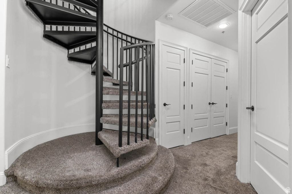 Image 19 of property listing at 5198 N UNIVERSITY AVE #401, Provo, UT 84604