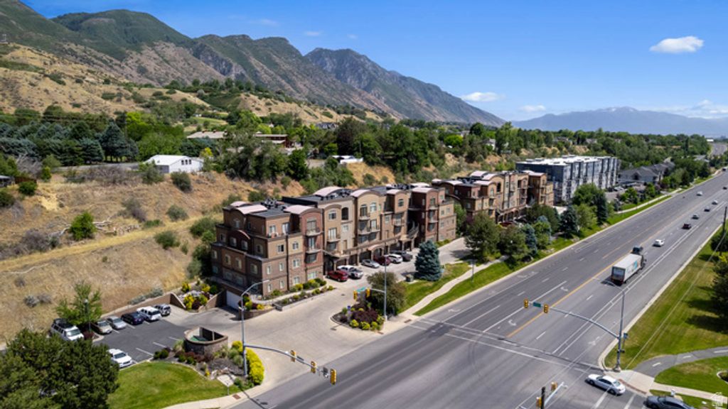 Image 24 of property listing at 5198 N UNIVERSITY AVE #401, Provo, UT 84604