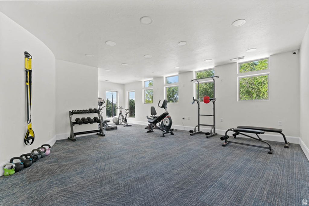 Image 29 of property listing at 5198 N UNIVERSITY AVE #401, Provo, UT 84604
