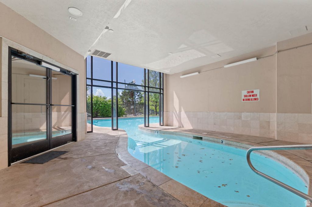 Image 30 of property listing at 5198 N UNIVERSITY AVE #401, Provo, UT 84604
