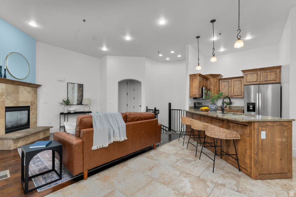 Image 4 of property listing at 5198 N UNIVERSITY AVE #401, Provo, UT 84604