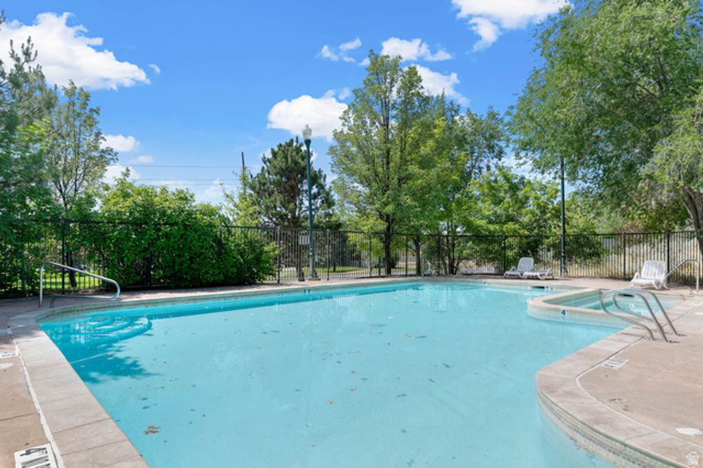 Image 31 of property listing at 5198 N UNIVERSITY AVE #401, Provo, UT 84604