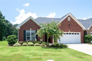121 Freedoms Way, Calhoun, GA 30701