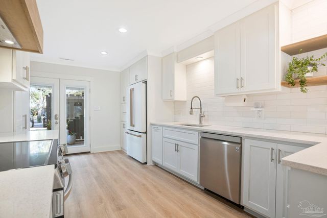 4713 Huron Dr, Pensacola, FL 32507