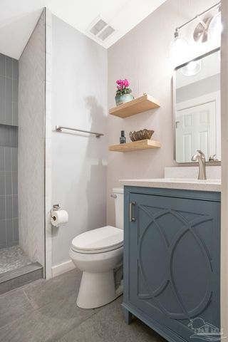 4713 Huron Dr, Pensacola, FL 32507