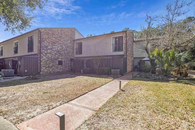 4713 Huron Dr, Pensacola, FL 32507