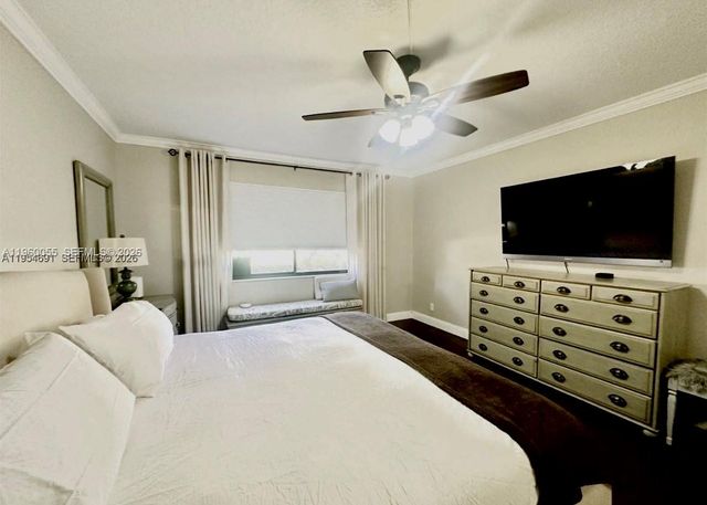 437 Lakeview Dr 104, Weston, FL 33326