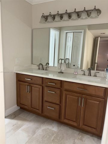 437 Lakeview Dr 104, Weston, FL 33326