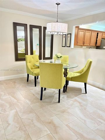 437 Lakeview Dr 104, Weston, FL 33326