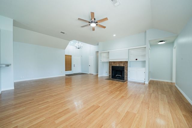 211 California Drive, Glenn Heights, TX 75154