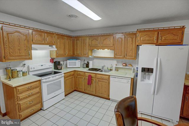 733 FIRESIDE DRIVE, Shippensburg, PA 17257