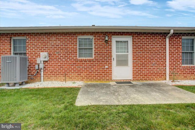 733 FIRESIDE DRIVE, Shippensburg, PA 17257