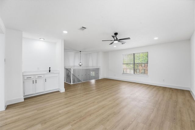 11338 White Gate Lane, Houston, TX 77067