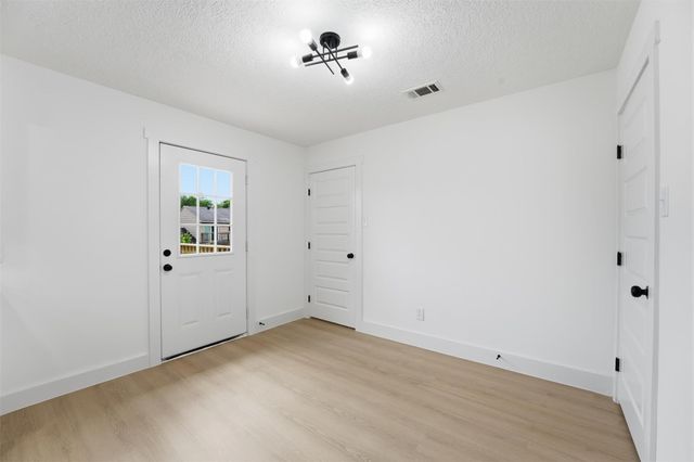 11338 White Gate Lane, Houston, TX 77067