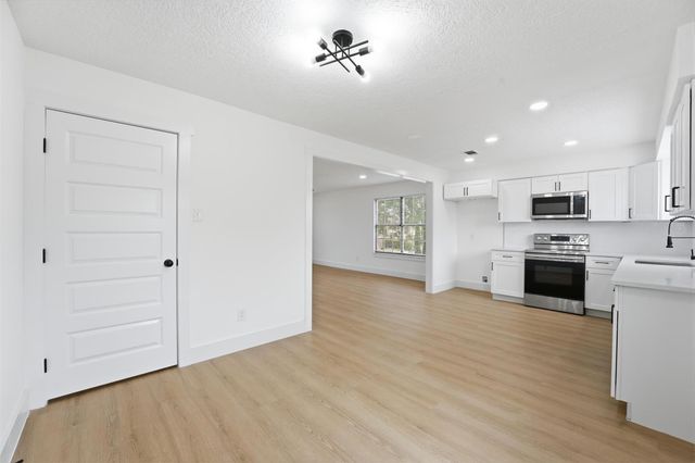 11338 White Gate Lane, Houston, TX 77067