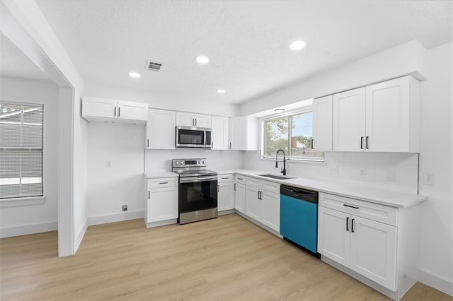 11338 White Gate Lane, Houston, TX 77067