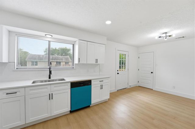 11338 White Gate Lane, Houston, TX 77067