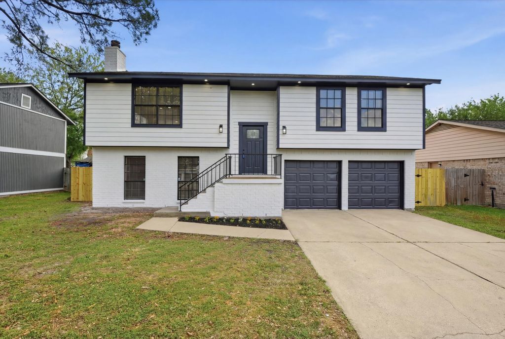 11338 White Gate Lane, Houston, TX 77067