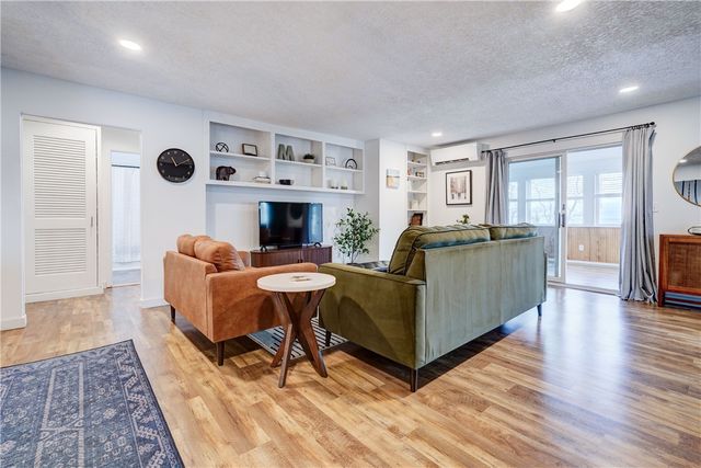 433 Ontario Dr, Ontario, NY 14519