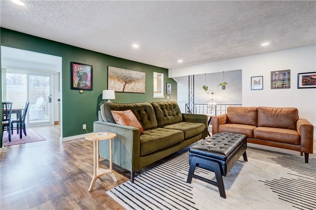 433 Ontario Dr, Ontario, NY 14519