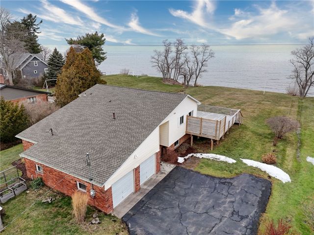 433 Ontario Dr, Ontario, NY 14519