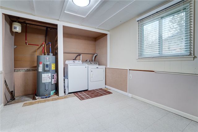 433 Ontario Dr, Ontario, NY 14519