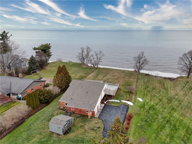 433 Ontario Dr, Ontario, NY 14519