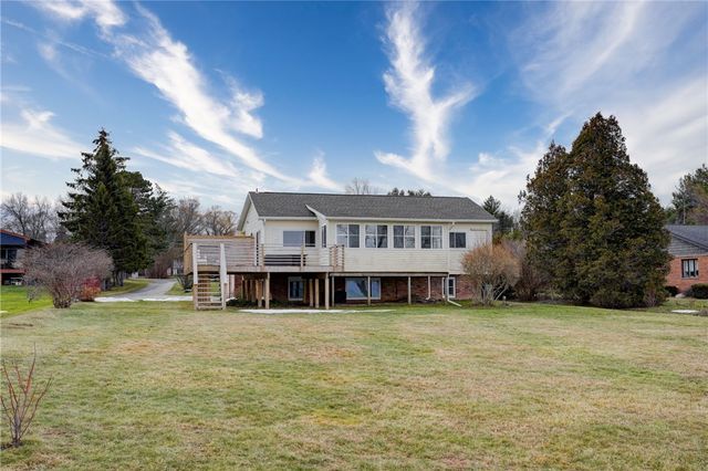 433 Ontario Dr, Ontario, NY 14519