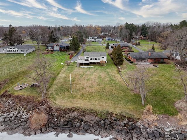 433 Ontario Dr, Ontario, NY 14519